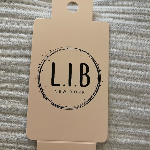 NEW L.I.B super soft scarf - Picture 3 of 6